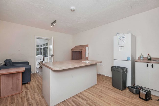 63 Romney Road, Ashford, Kent, TN24 0RR 1