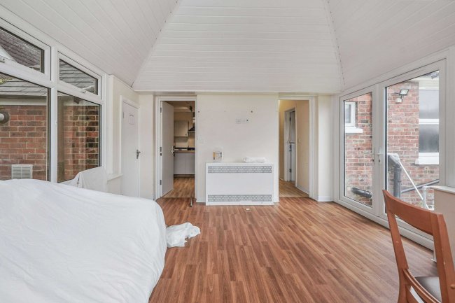 63 Romney Road, Ashford, Kent, TN24 0RR 1