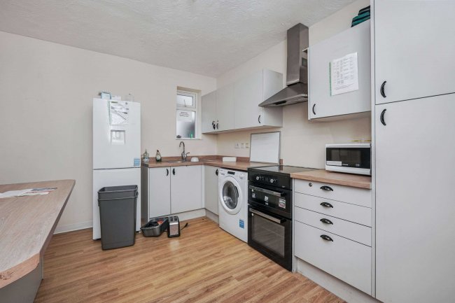 63 Romney Road, Ashford, Kent, TN24 0RR 1