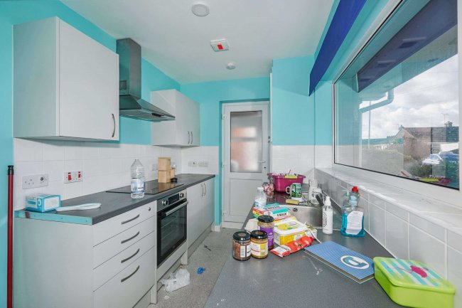 13 Meadowbrook Road, Ashford, Kent, TN24 9AZ 4