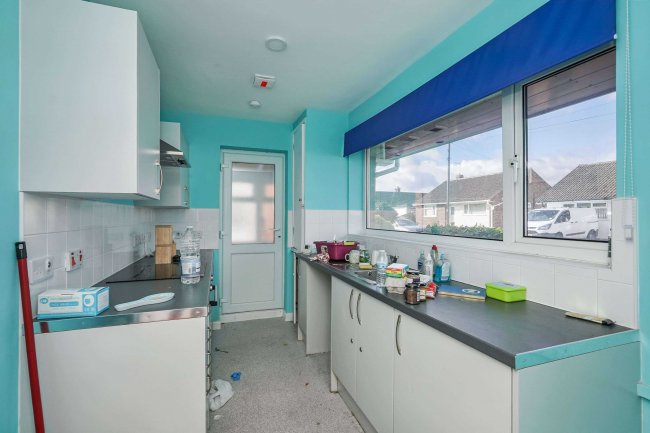 13 Meadowbrook Road, Ashford, Kent, TN24 9AZ 4