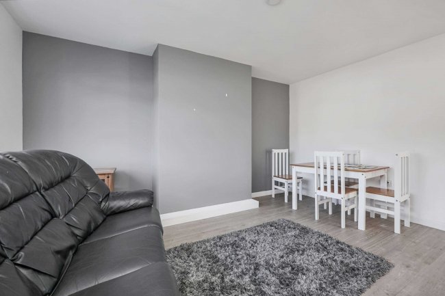 13 Meadowbrook Road, Ashford, Kent, TN24 9AZ 4