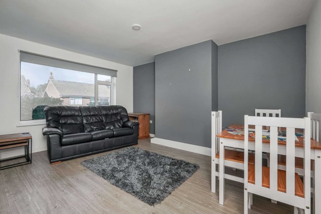 13 Meadowbrook Road, Ashford, Kent, TN24 9AZ 4