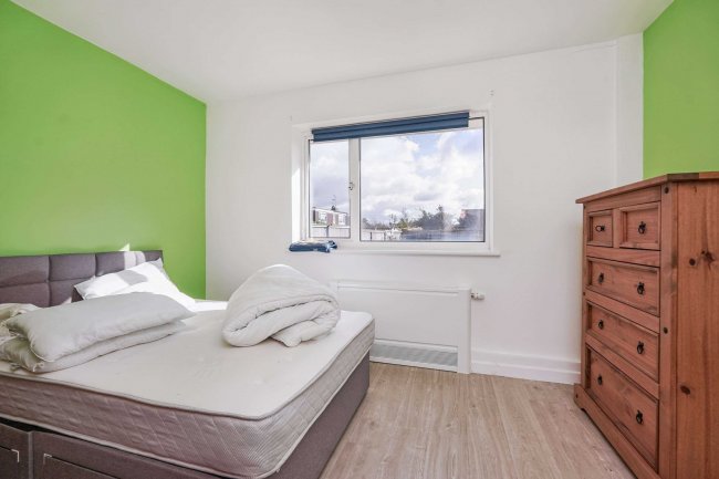 13 Meadowbrook Road, Ashford, Kent, TN24 9AZ 4