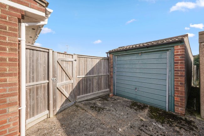 13 Meadowbrook Road, Ashford, Kent, TN24 9AZ 4