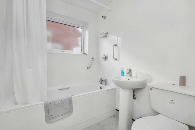 13 Meadowbrook Road, Ashford, Kent, TN24 9AZ 4