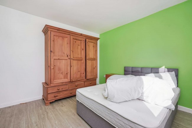 13 Meadowbrook Road, Ashford, Kent, TN24 9AZ 4