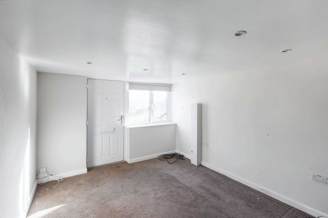 19 Lodge Gate Close, Denholme, Bradford, BD13 4ED 5