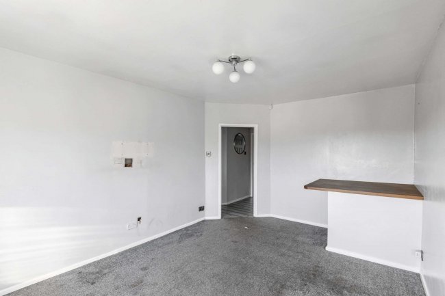 19 Lodge Gate Close, Denholme, Bradford, BD13 4ED 5