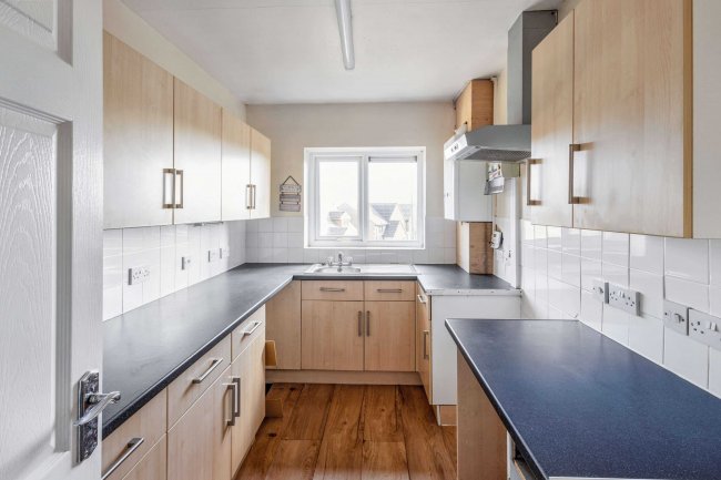 19 Lodge Gate Close, Denholme, Bradford, BD13 4ED 5