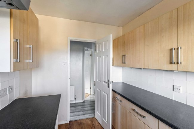 19 Lodge Gate Close, Denholme, Bradford, BD13 4ED 5