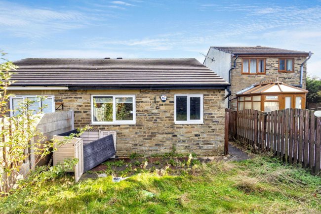 19 Lodge Gate Close, Denholme, Bradford, BD13 4ED 5