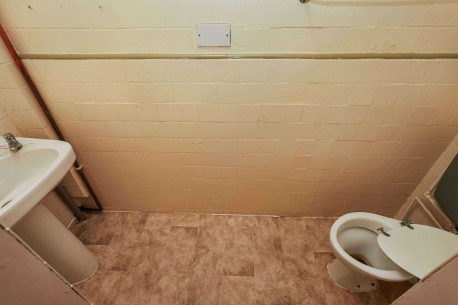 9 Joydon Drive, Chadwell Heath, Romford RM6 4ST 1