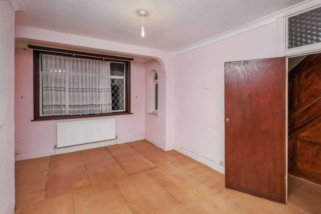 9 Joydon Drive, Chadwell Heath, Romford RM6 4ST 1