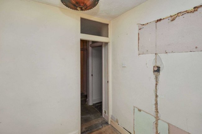 9 Joydon Drive, Chadwell Heath, Romford RM6 4ST 1