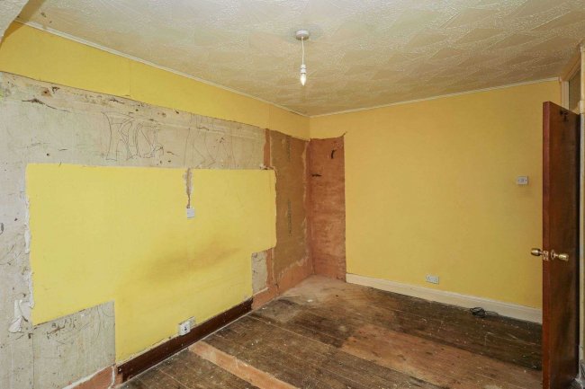 9 Joydon Drive, Chadwell Heath, Romford RM6 4ST 1