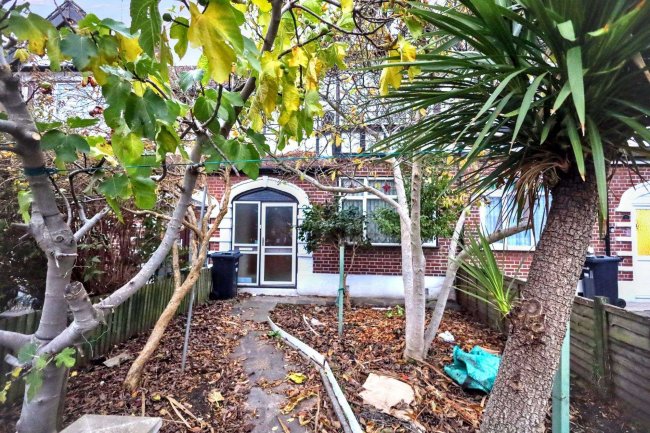 9 Joydon Drive, Chadwell Heath, Romford RM6 4ST 1