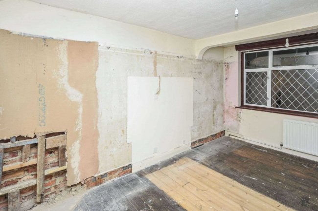 9 Joydon Drive, Chadwell Heath, Romford RM6 4ST 1