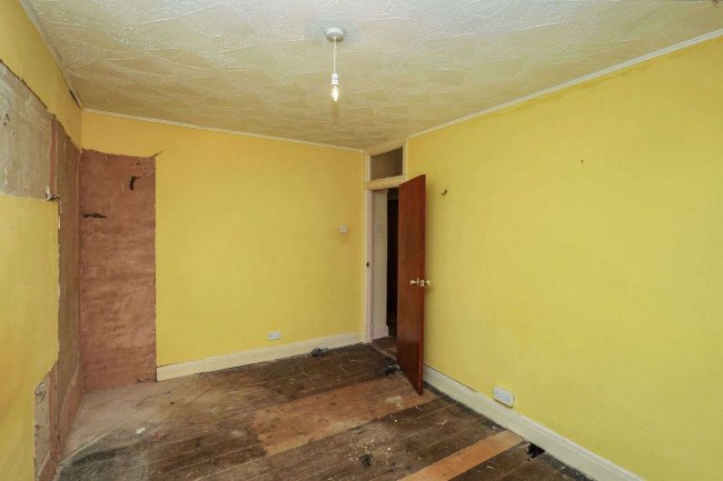 9 Joydon Drive, Chadwell Heath, Romford RM6 4ST 1