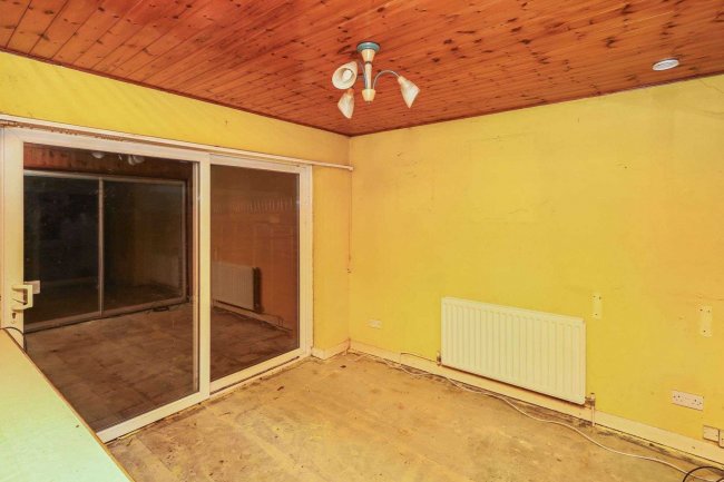 9 Joydon Drive, Chadwell Heath, Romford RM6 4ST 1