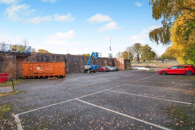 Burnley Bowl, Finsley Gate, Burnley, BB11 2HE 8