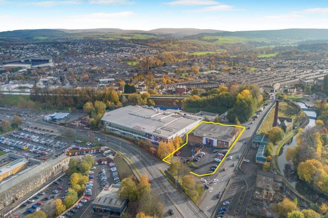 Burnley Bowl, Finsley Gate, Burnley, BB11 2HE 8