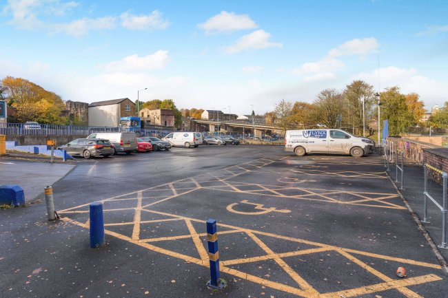 Burnley Bowl, Finsley Gate, Burnley, BB11 2HE 8