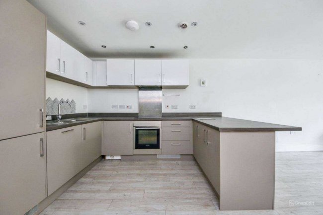 6 Paris Court, Stoke-on-Trent, Staffordshire, ST1 3GJ 4