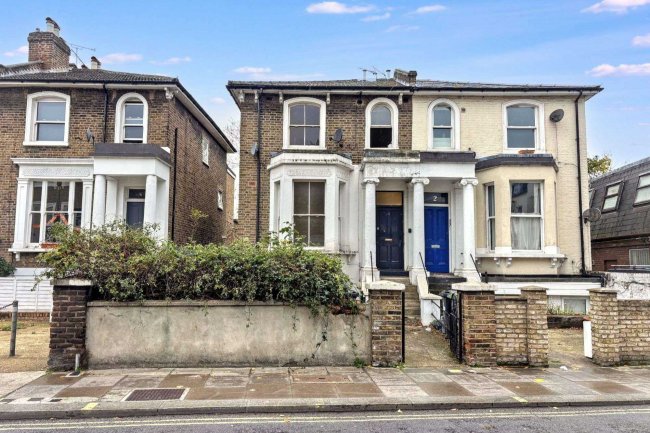 4B Askew Road, London W12 9BH 10