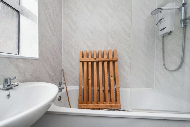 Flat 77, New Road, Datchet, Slough, SL3 9JA 3