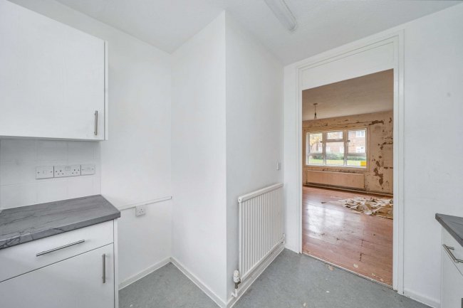 Flat 77, New Road, Datchet, Slough, SL3 9JA 3