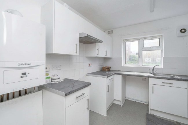 Flat 77, New Road, Datchet, Slough, SL3 9JA 3