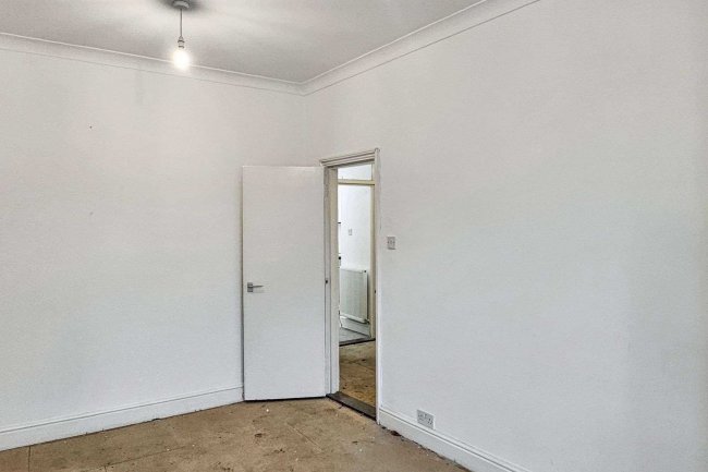 97A Stanlake Road, Shepherd's Bush, London W12 7HQ 3