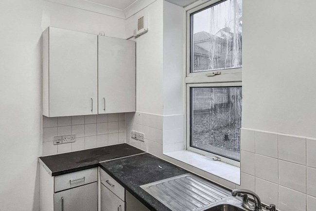 97A Stanlake Road, Shepherd's Bush, London W12 7HQ 3