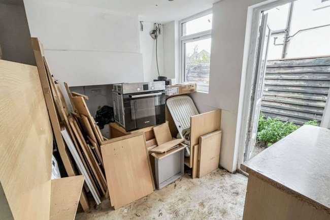 138 Old Road, Dartford, Kent, DA1 4DY 5