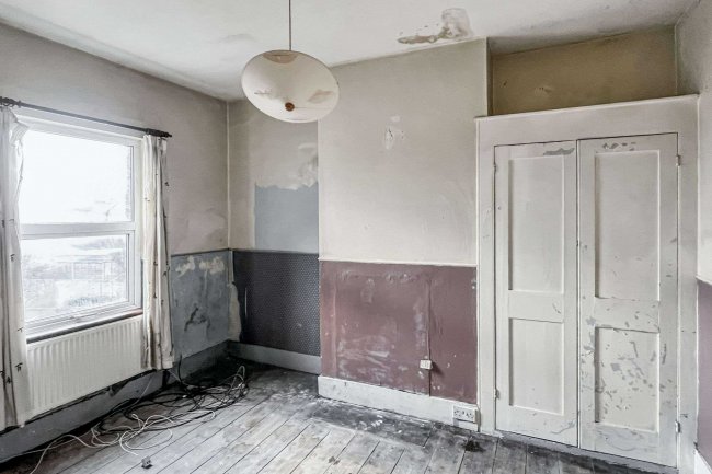 138 Old Road, Dartford, Kent, DA1 4DY 5