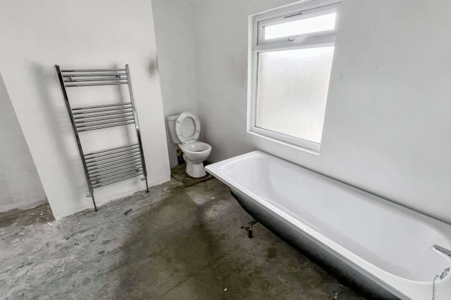 138 Old Road, Dartford, Kent, DA1 4DY 5