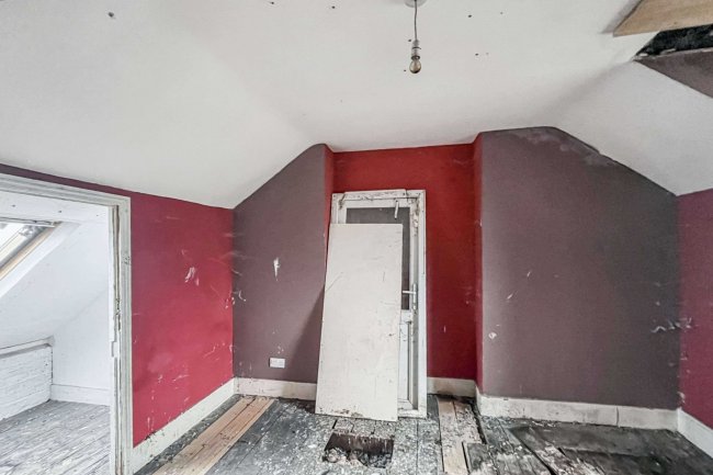 Upper and Lower Flat, 20 Fernham Road, Thornton Heath CR7 8JD 9