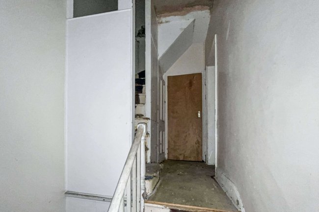 Upper and Lower Flat, 20 Fernham Road, Thornton Heath CR7 8JD 9