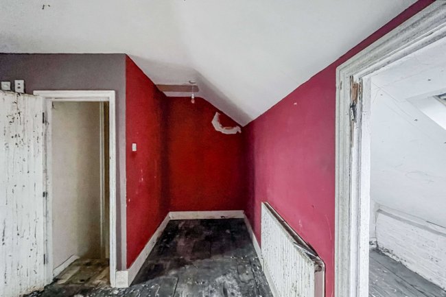 Upper and Lower Flat, 20 Fernham Road, Thornton Heath CR7 8JD 9