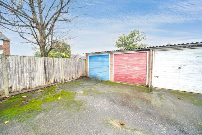 81 Willowhayne Drive, Walton-on-Thames, KT12 2NP 9