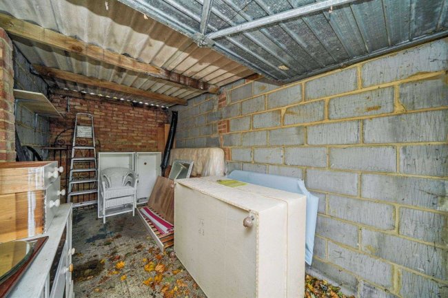 81 Willowhayne Drive, Walton-on-Thames, KT12 2NP 9