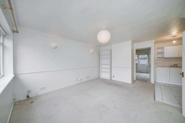 81 Willowhayne Drive, Walton-on-Thames, KT12 2NP 9