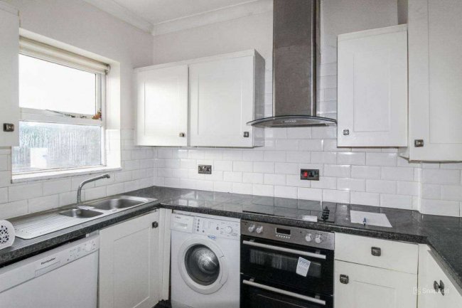 Flat 1 Greenlea, Keyhaven Road, Lymington, SO41 0QX 4