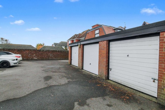 Flat 1 Greenlea, Keyhaven Road, Lymington, SO41 0QX 4