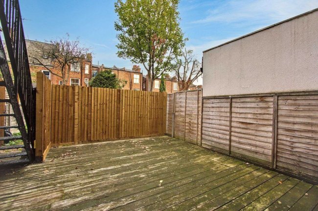 Flat A, 124 Rathcoole Gardens, Hornsey, London, N8 9PG 37