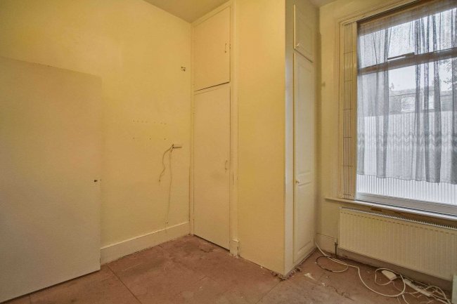 Flat A, 124 Rathcoole Gardens, Hornsey, London, N8 9PG 37