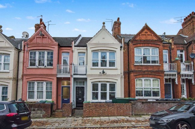 Flat A, 42 Rathcoole Gardens, Hornsey, London, N8 9NB 36