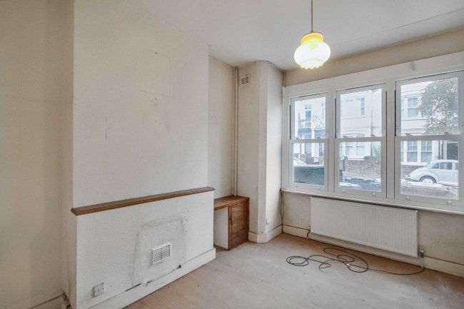 Flat A, 42 Rathcoole Gardens, Hornsey, London, N8 9NB 36