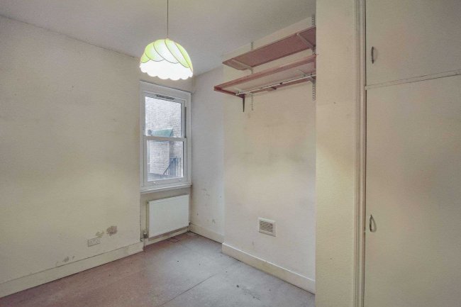 Flat A, 42 Rathcoole Gardens, Hornsey, London, N8 9NB 36